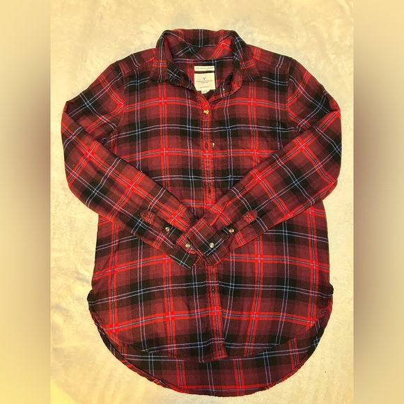 American Eagle boyfriend fit plaid flannel button down - Picture 1 of 4